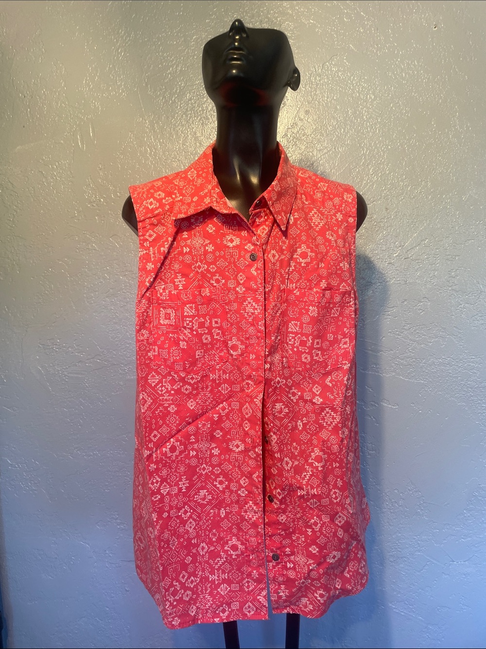 Sleeveless Coral Bandana-Print Button Front Blouse
